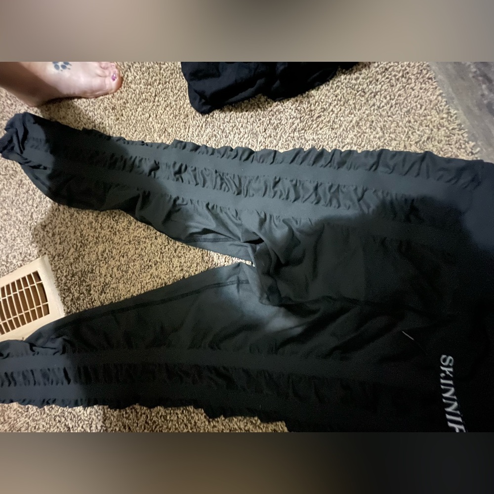 Skinnify resistance band leggings